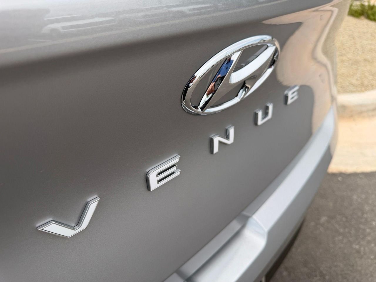 New 2026 Silver Hyundai SEL image 18