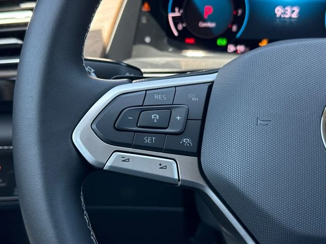 New 2026 Deep Black Pearl Volkswagen 2.0T SE image 32