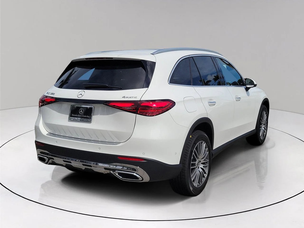 New 2027 Polar White Mercedes-Benz GLC 300 image 4