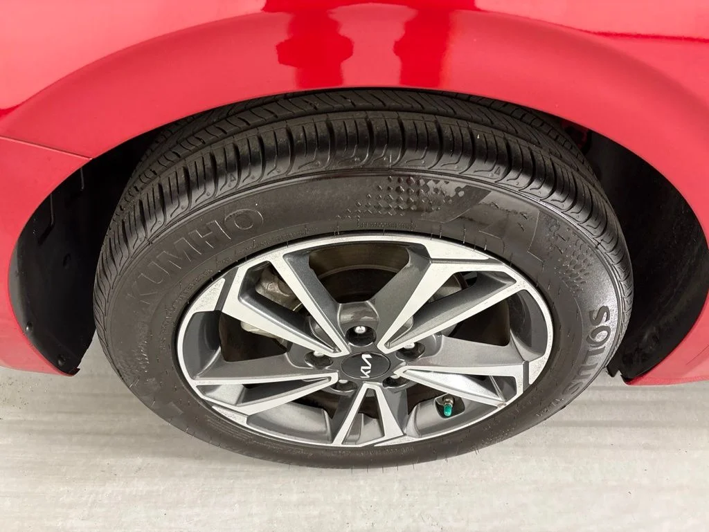 Used 2024 Red Kia LXS image 10