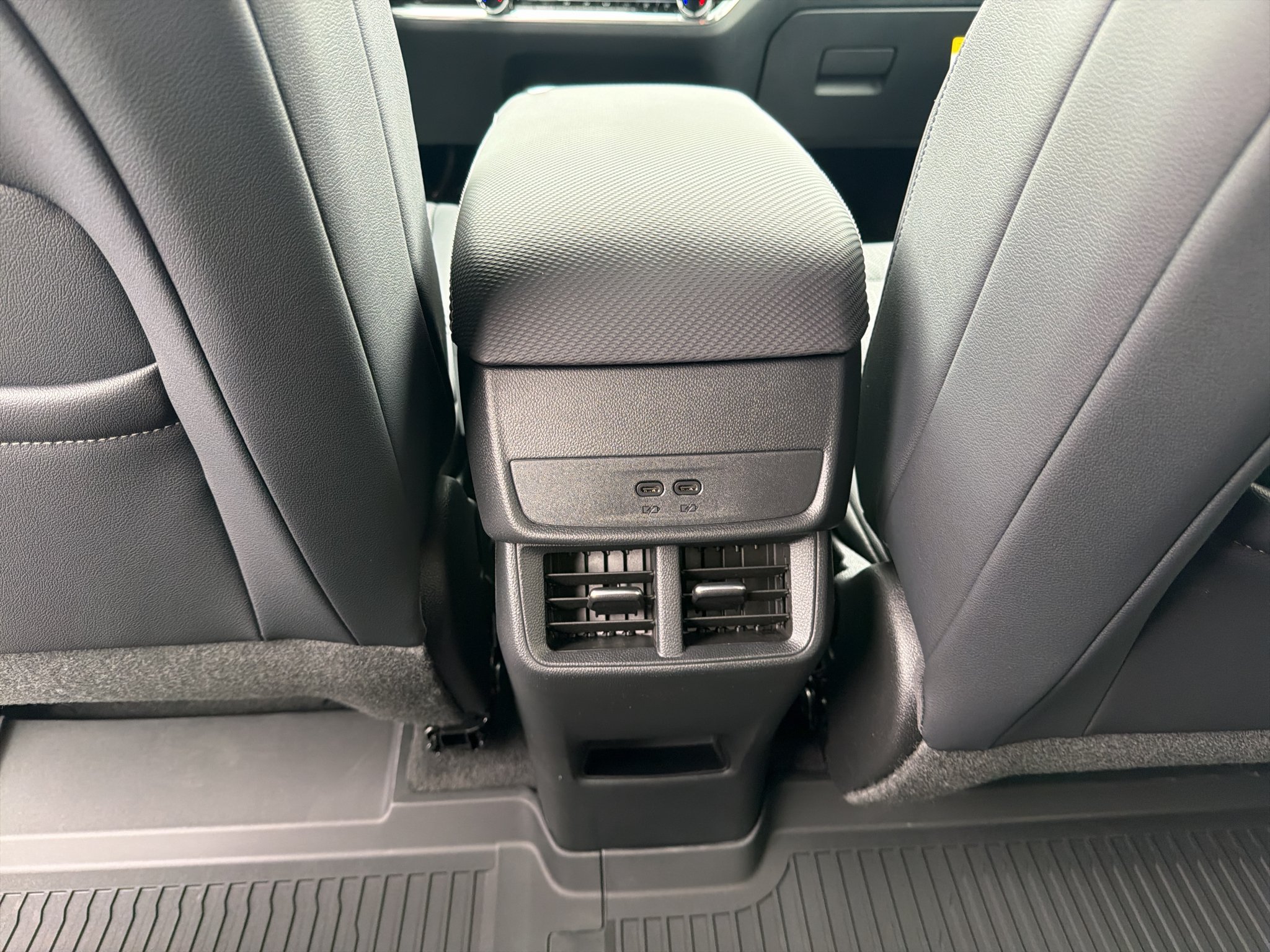 2027 Chevrolet Equinox LT - Photo 20