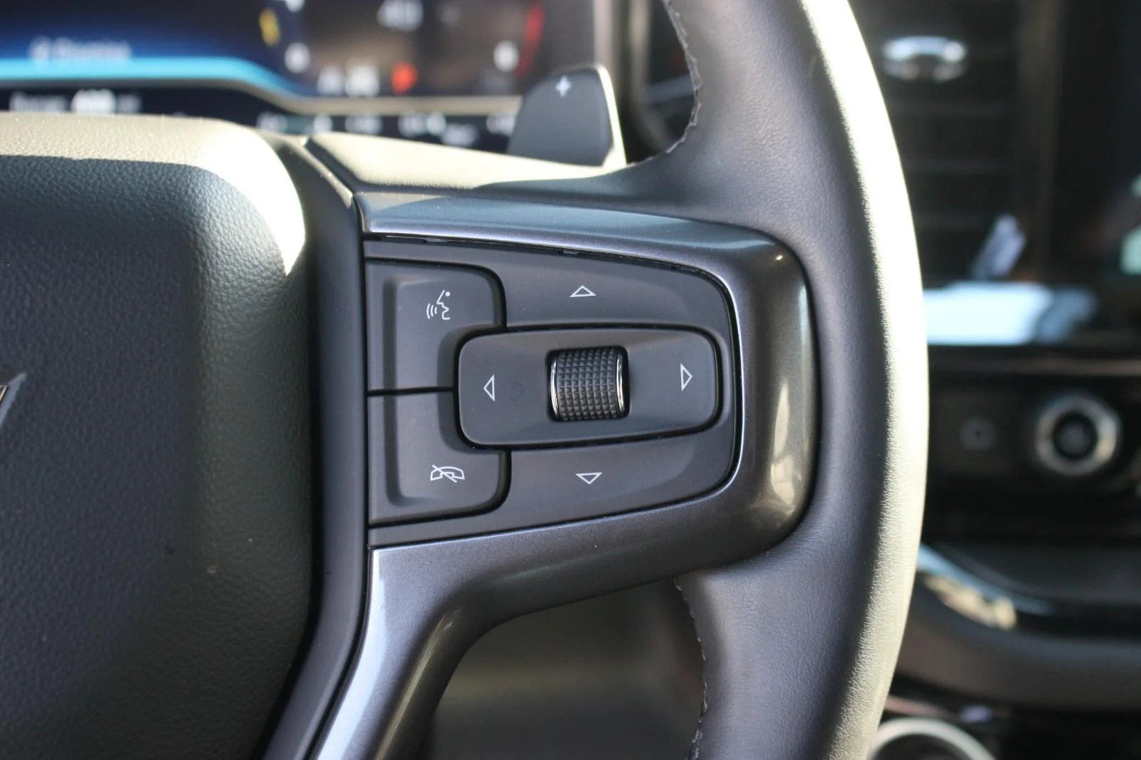 Used 2024 Summit White Chevrolet ZR2 image 25