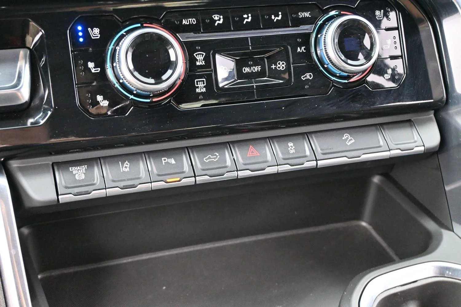 Used 2024 Downpour Metallic GMC Denali image 24