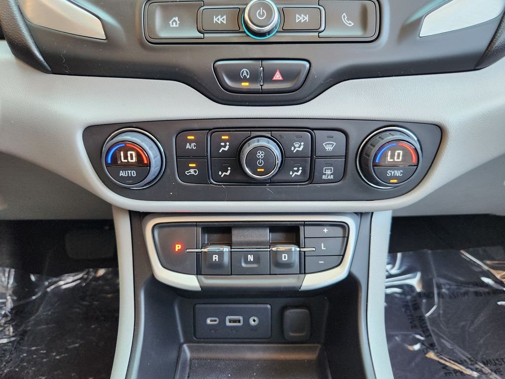 Used 2023 Summit White GMC SLE image 19