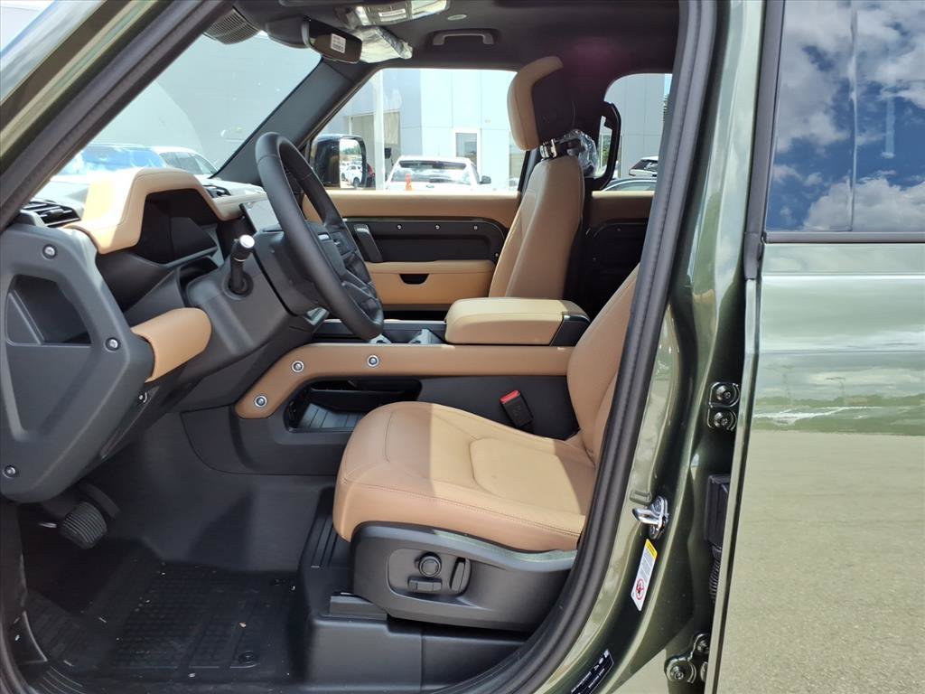 New 2026 Woolstone Green Metallic Land Rover S image 11