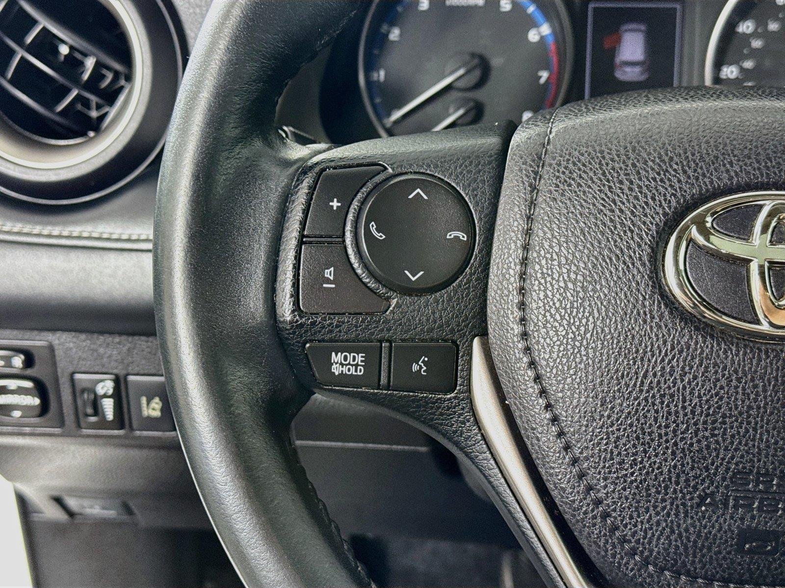 Used 2018 Super White Toyota XLE image 16