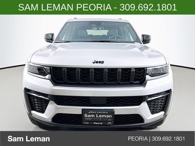 New 2026 Silver Zynith Exterior Paint Jeep Altitude image 2
