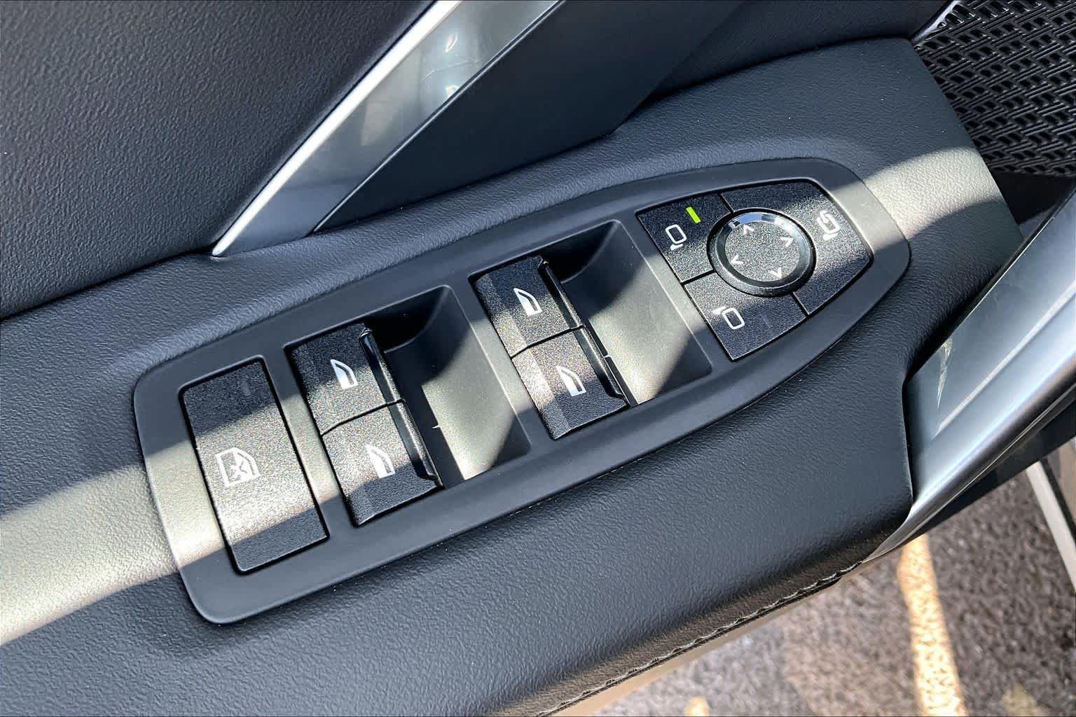 New 2026 Black Sapphire Metallic BMW xDrive28i image 19