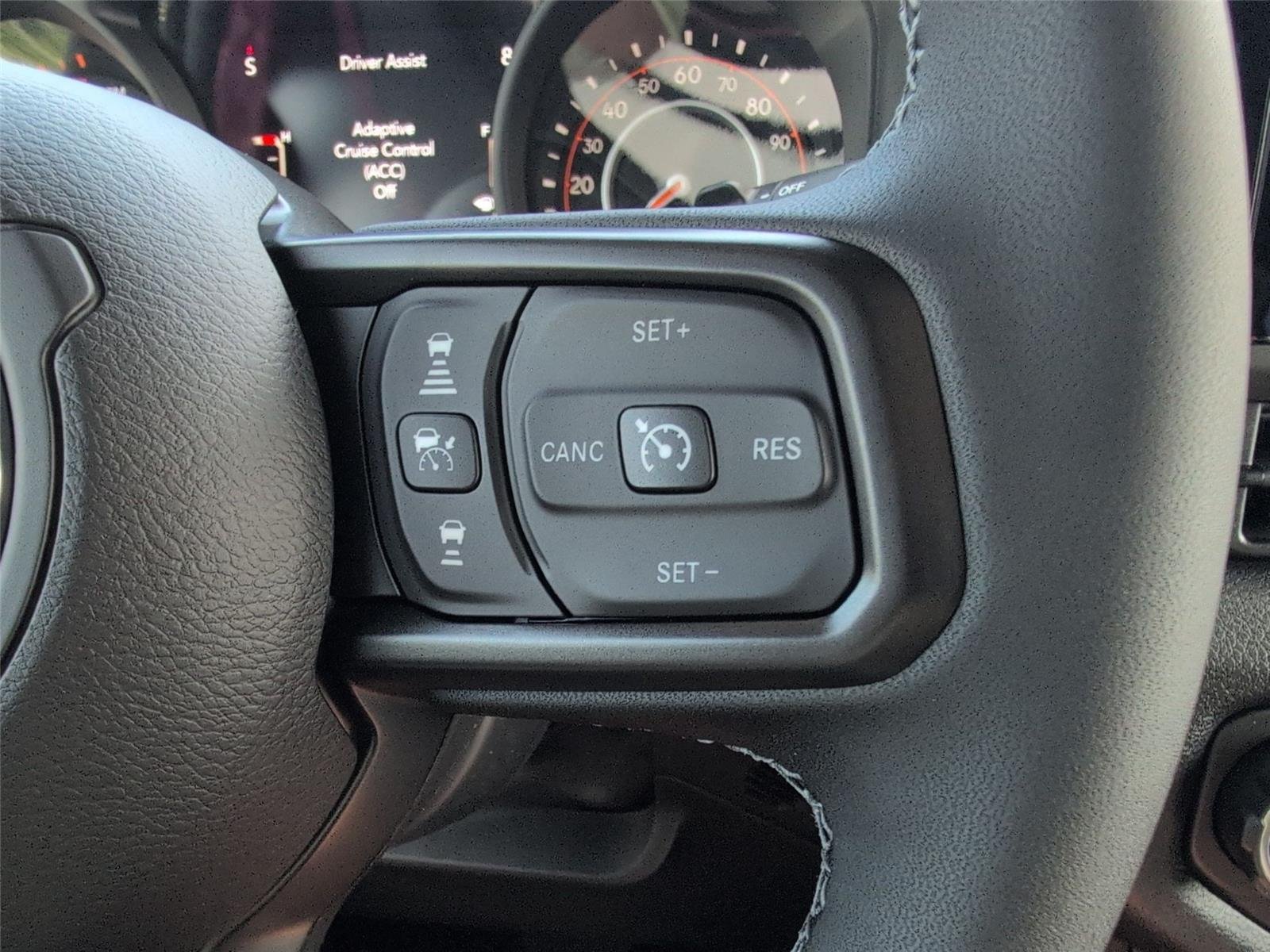 New 2026 Tuscadero Pearlcoat Jeep Sport S image 14