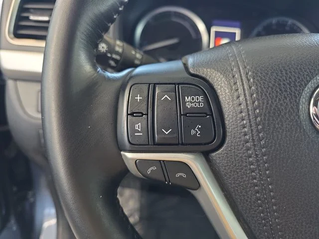 Used 2018 Shoreline Mist Toyota Limited Platinum image 18