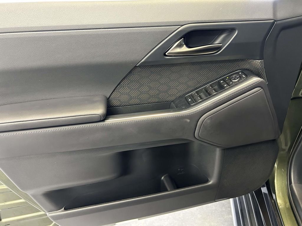 Used 2025 Green Lexus 550 Premium+ image 18