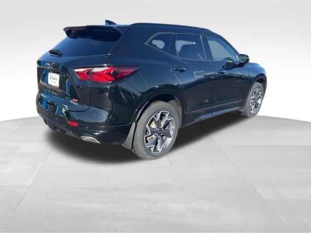Used 2022 Black Chevrolet RS image 40