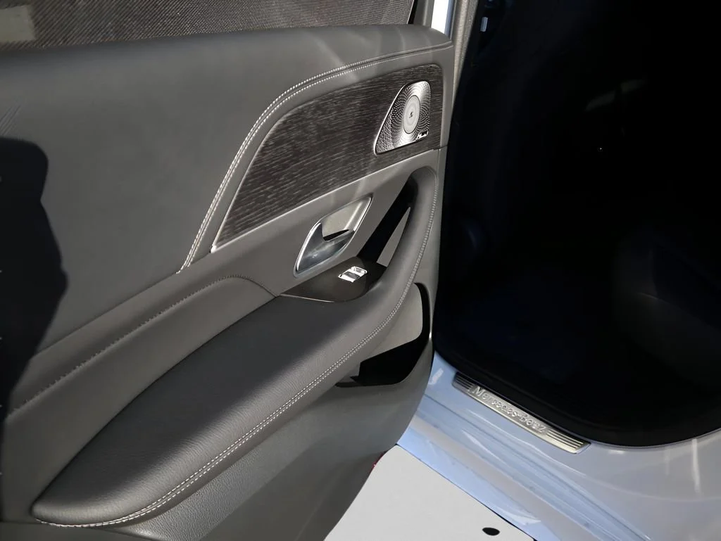 New 2026 MANUFAKTUR Moonlight White Metallic Mercedes-Benz GLE 350 image 71