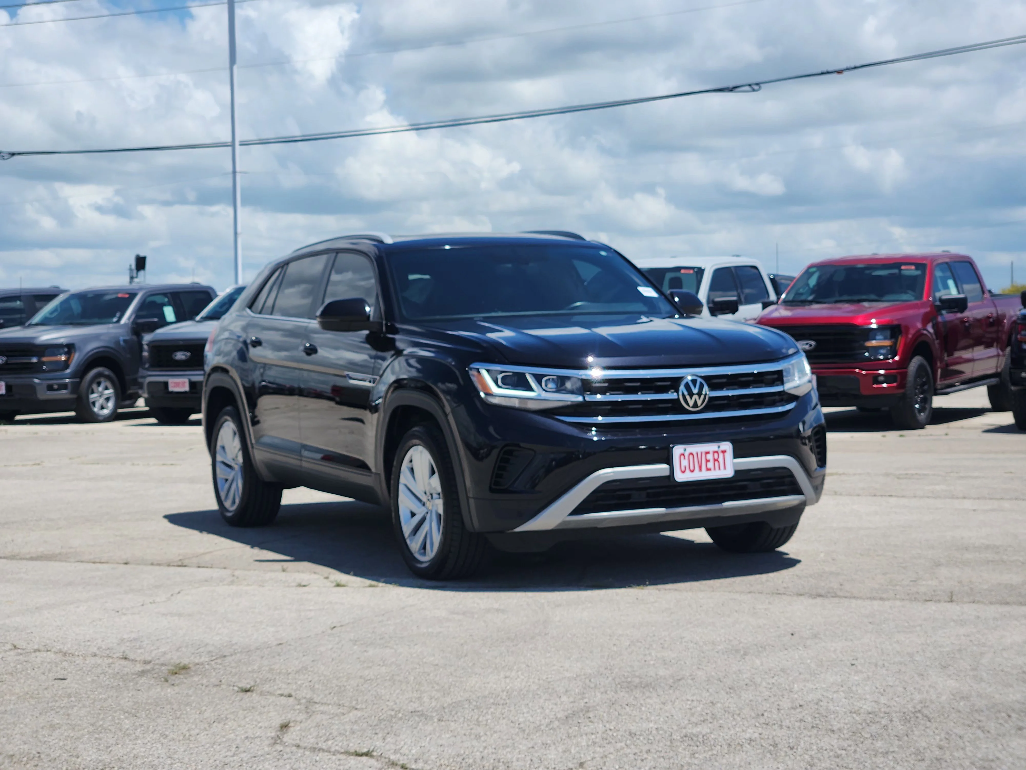 Used 2021 Black Volkswagen 3.6L V6 SE w/Technology image 3