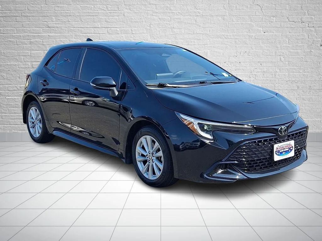 Used 2025 Midnight Black Metallic Toyota SE image 3