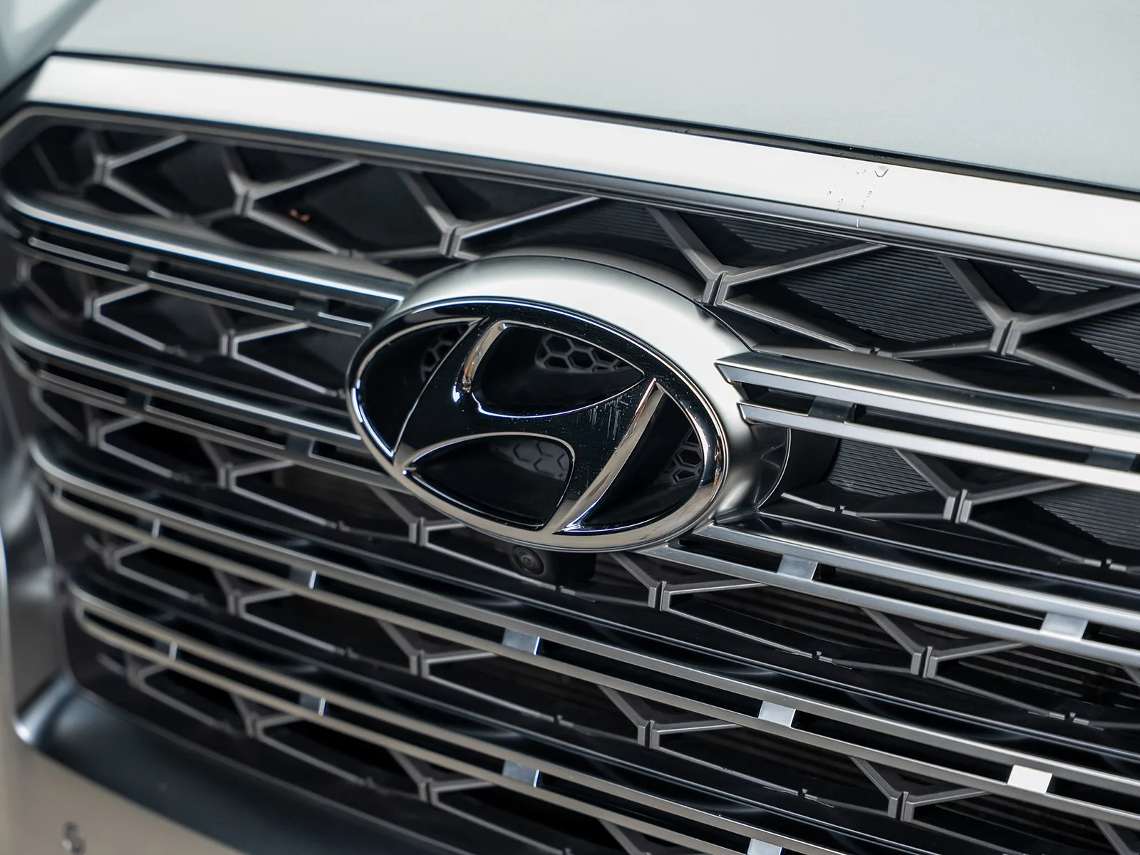 Used 2020 Silver Hyundai Limited image 5