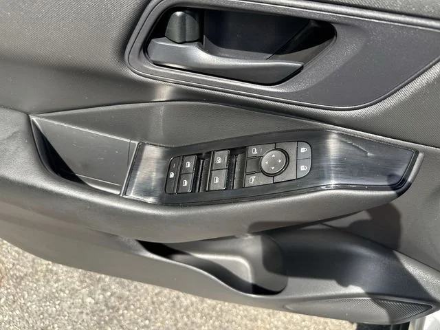 Used 2024 Silver Nissan S image 26