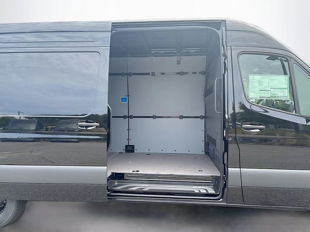 New 2026  Mercedes-Benz Cargo 170 WB image 16