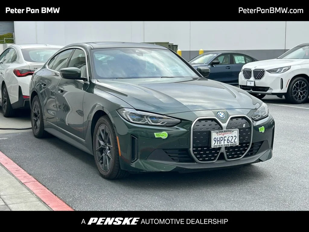 2023 BMW i4 eDrive40's photo