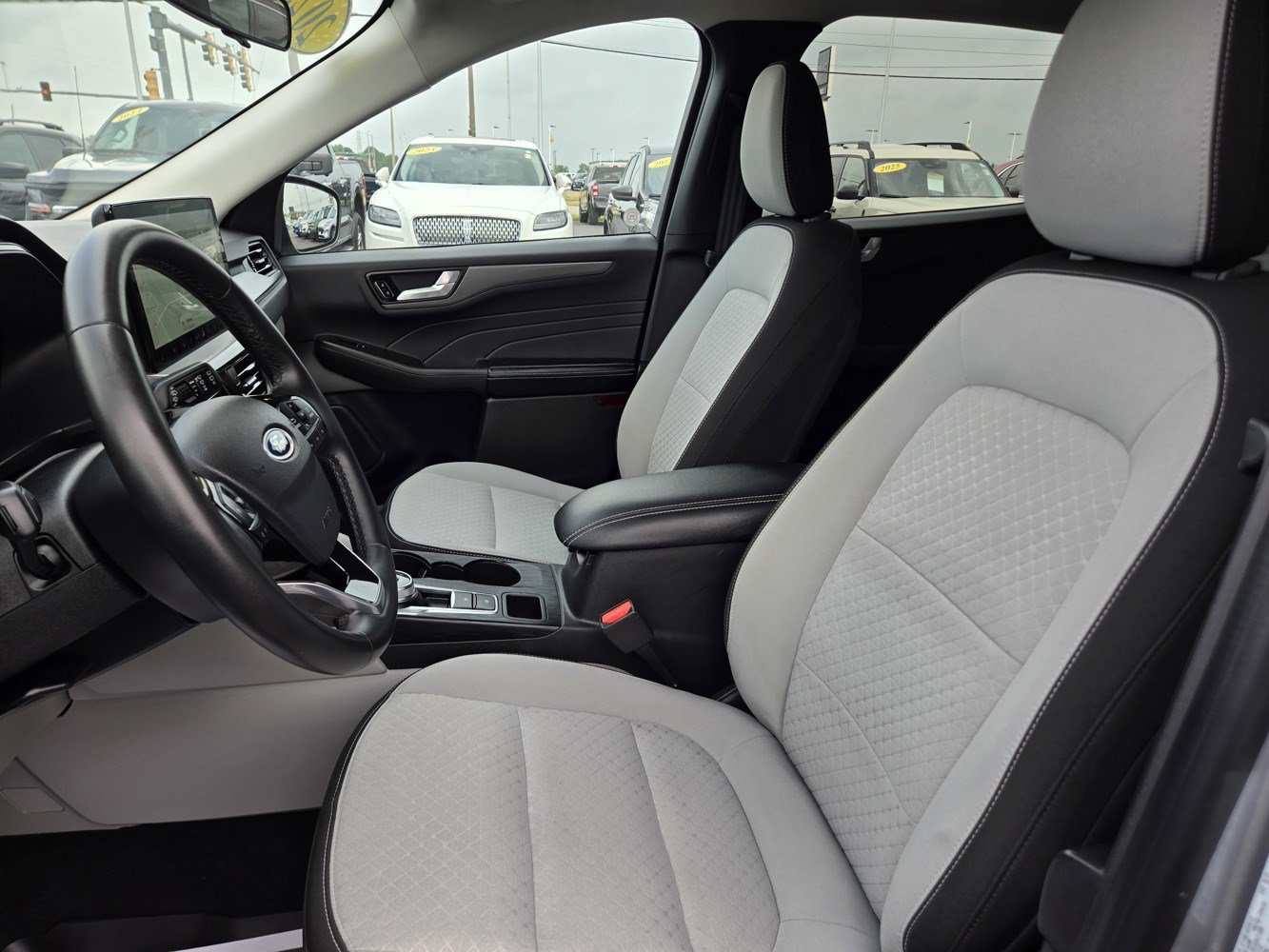 Used 2023  Ford Active image 26
