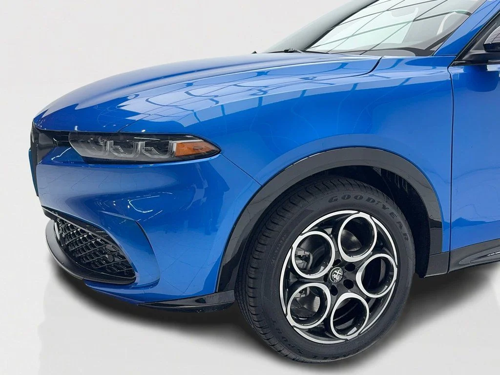 New 2025 Blue Alfa Romeo Base image 6