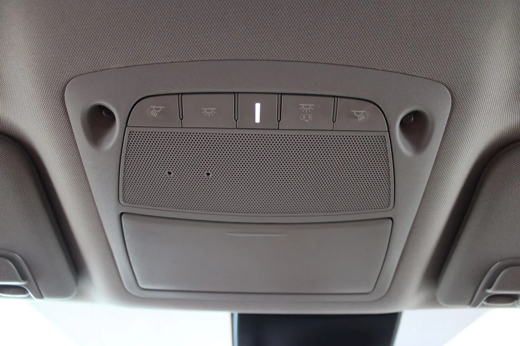 Used 2020 Pearl White Nissan S image 35