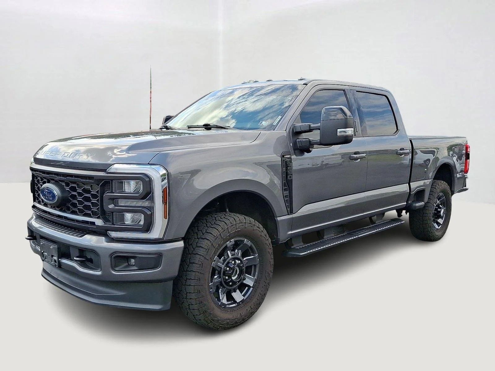 Used 2024 Carbonized Gray Metallic Ford LARIAT image 3