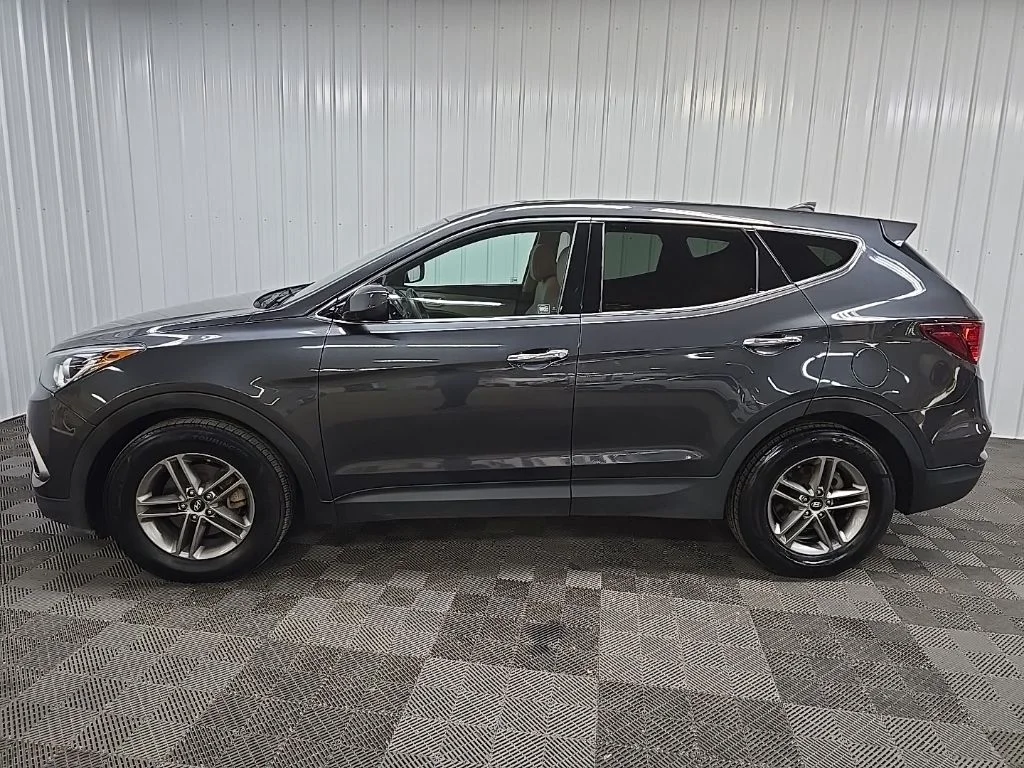 Used 2017 Platinum Graphite Hyundai 2.4 Base image 5