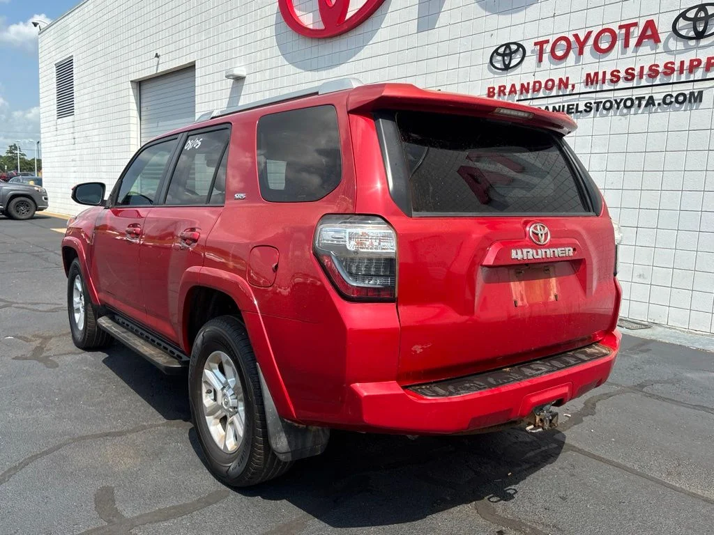Used 2015 Red Toyota SR5 image 5