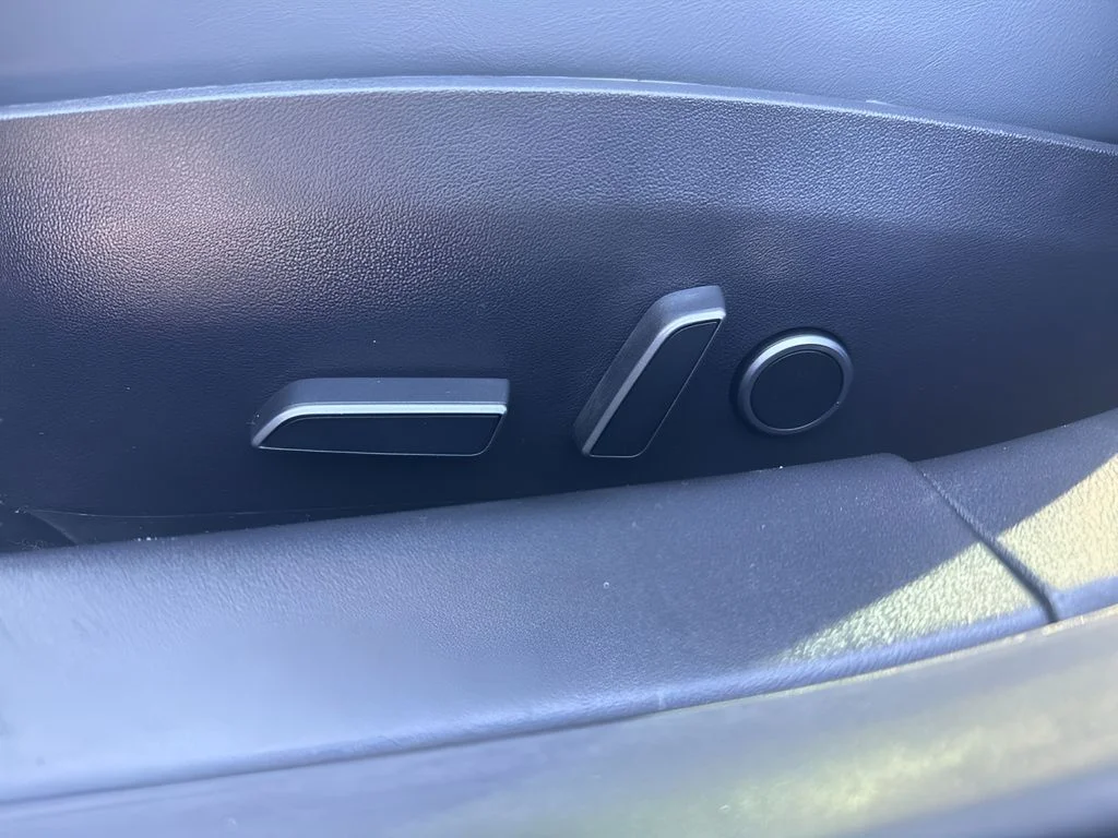 Used 2021  Tesla Long Range image 10