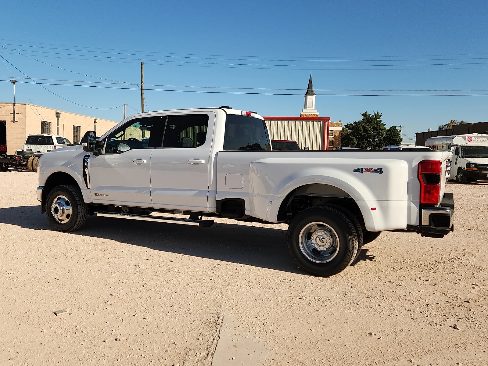 New 2026 Oxford White Ford Lariat image 4