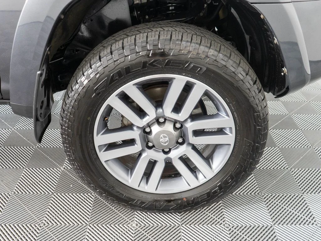 Used 2016 Gray Toyota SR5 Premium image 32