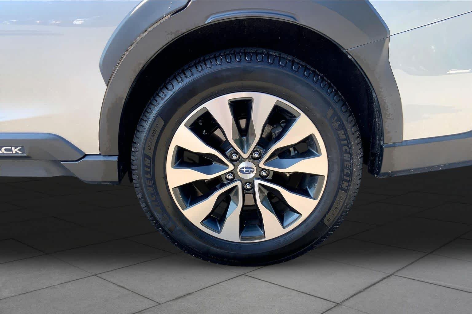 Used 2024 Ice Silver Metallic Subaru Touring image 11