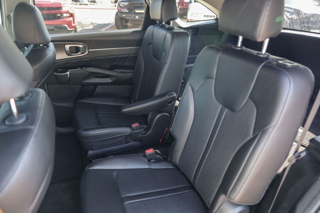 Used 2023 White Kia SX image 27