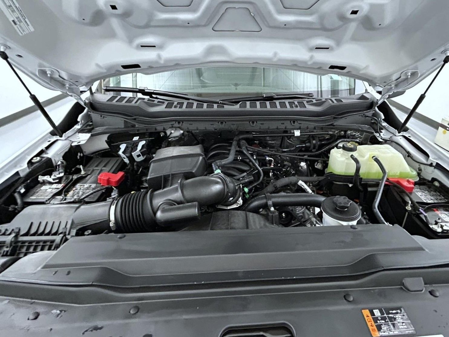 New 2026 Oxford White Ford XLT image 25
