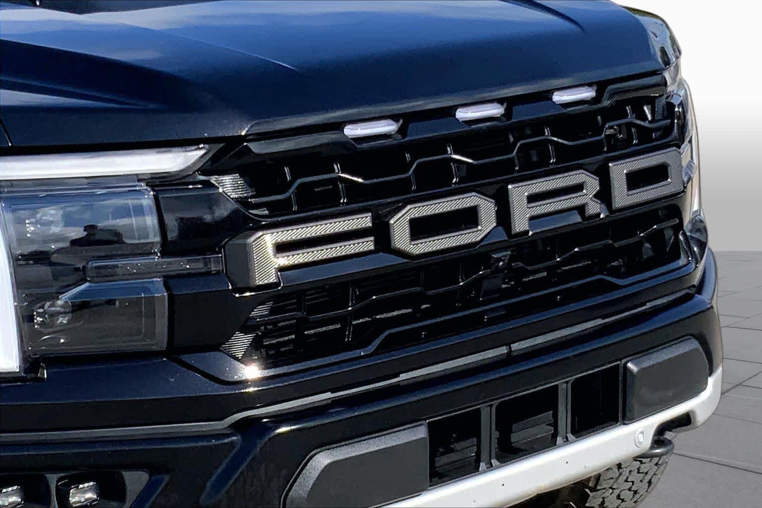 Used 2025 Agate Black Metallic Ford Raptor image 27