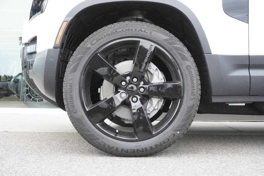 New 2026 Fuji White Land Rover S image 32