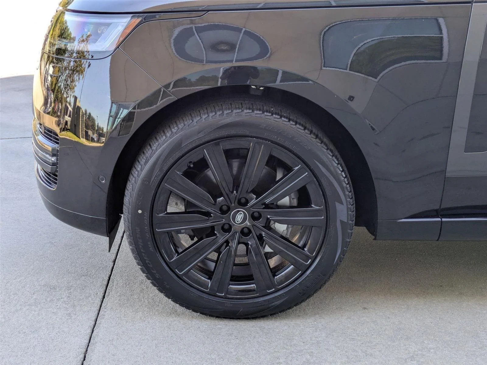 Certified Used 2023 Santorini Black Metallic Land Rover SE image 10
