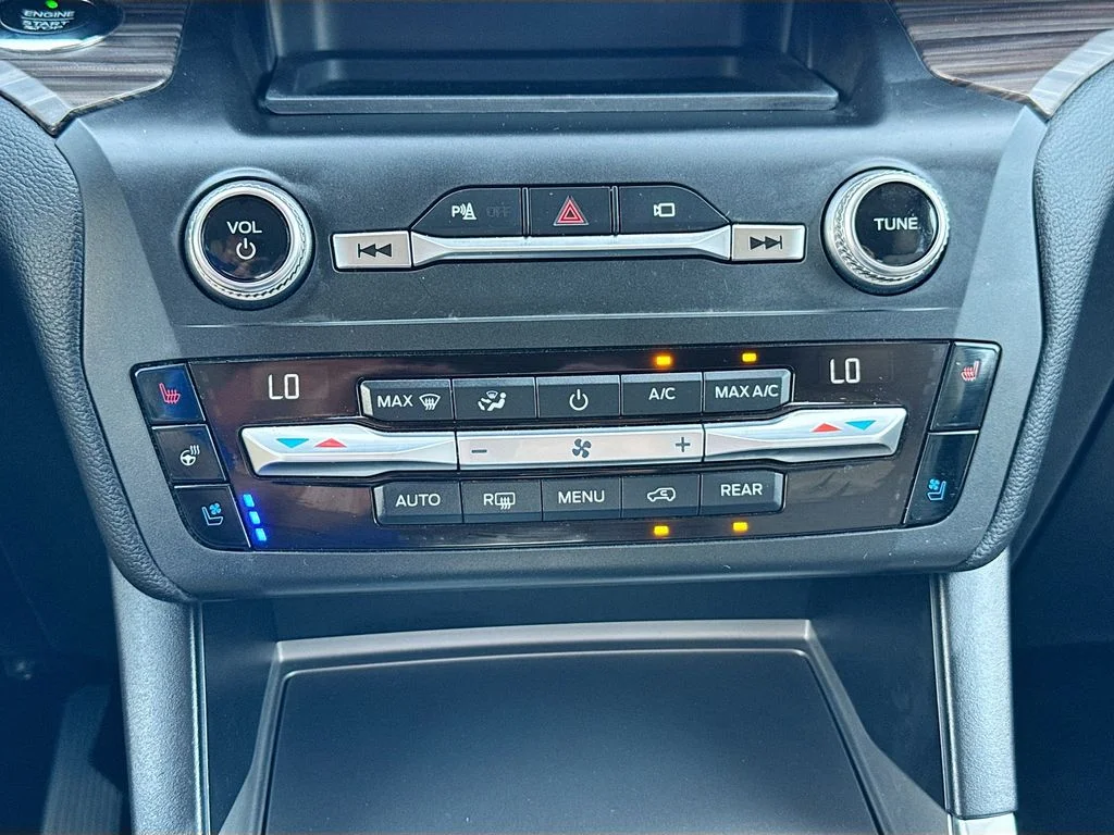 Used 2020 Blue Ford Limited image 18