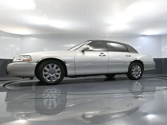 2004 Lincoln Town Car Ultimate - Photo 45
