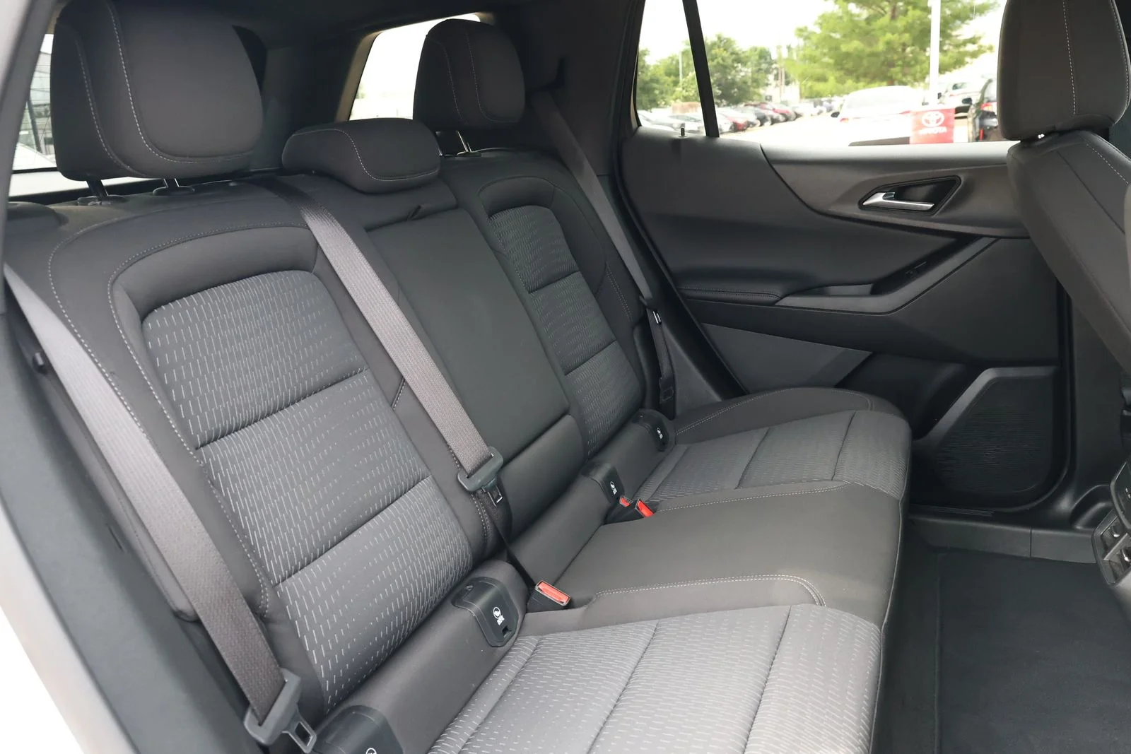 Used 2025 White Chevrolet LT image 31