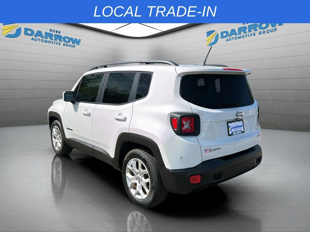 Used 2016 White Jeep Latitude image 3