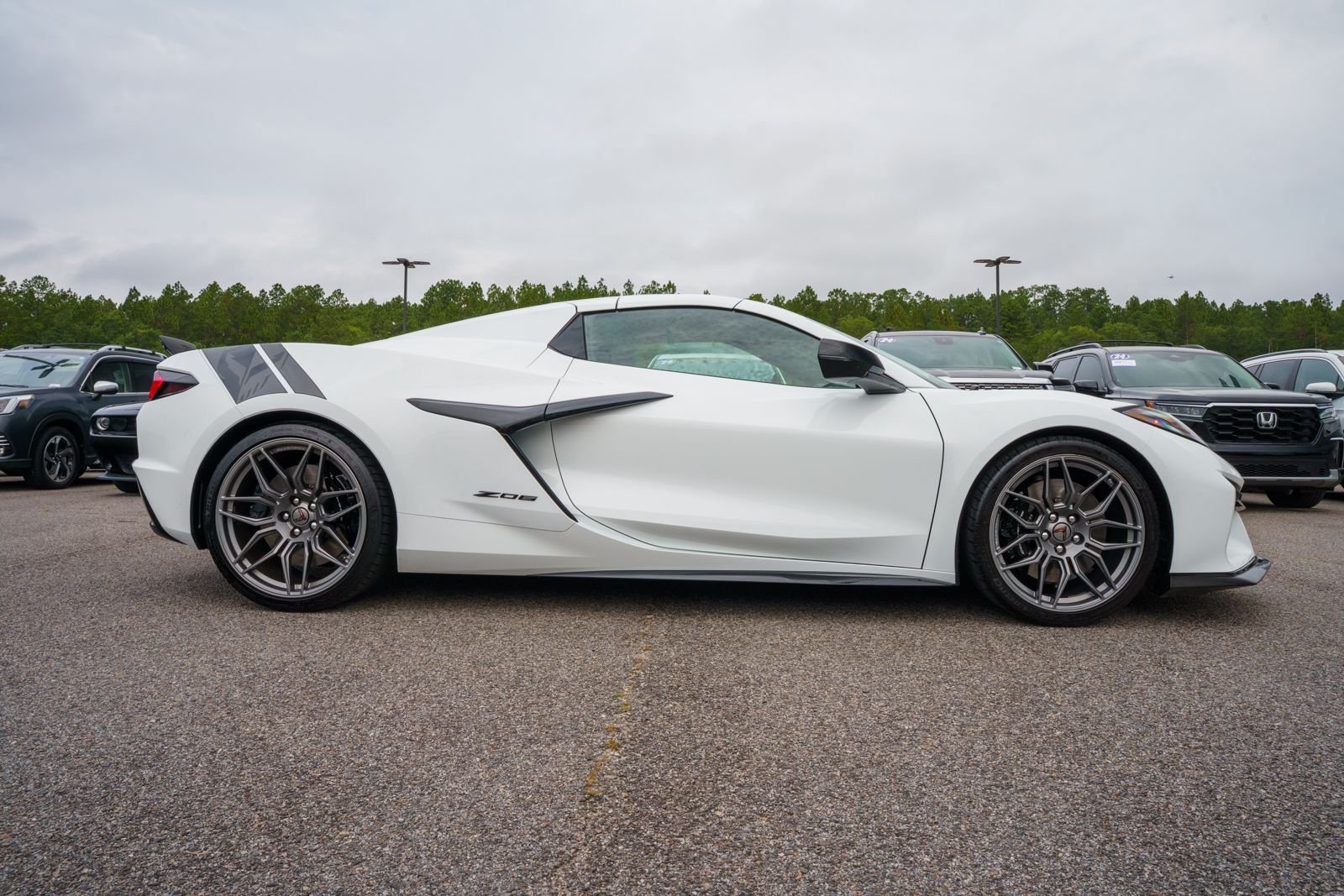 Used 2024 White Chevrolet Z06 image 16