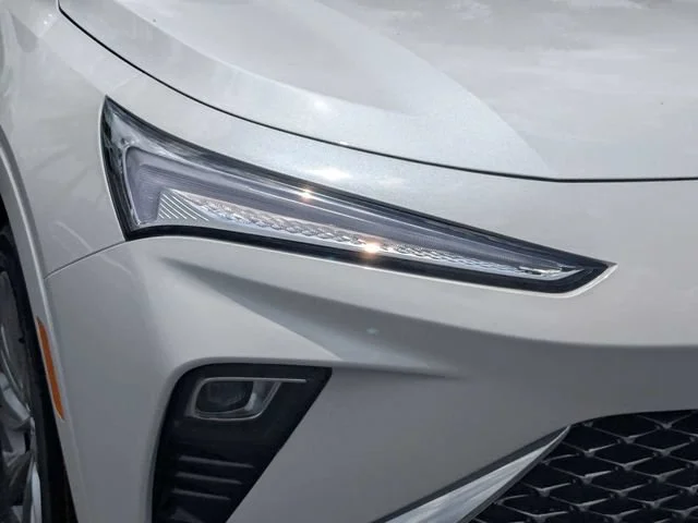 New 2026 White Frost Tricoat Buick Avenir image 9