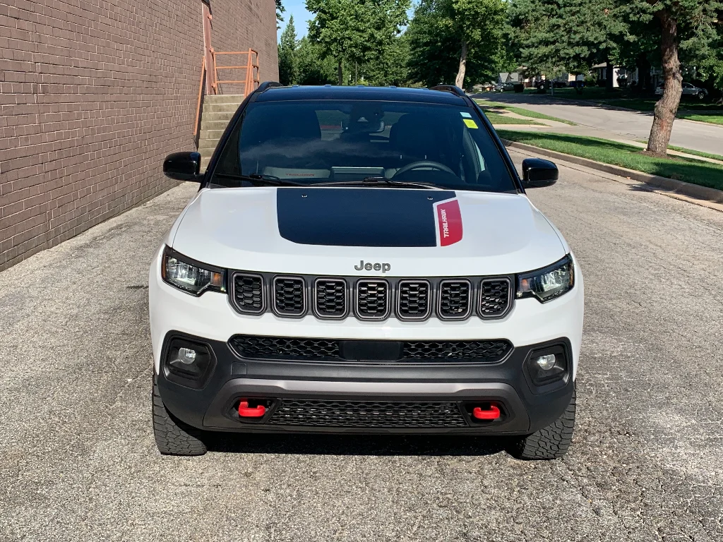 Used 2025 Bright White Clearcoat Jeep Trailhawk image 8