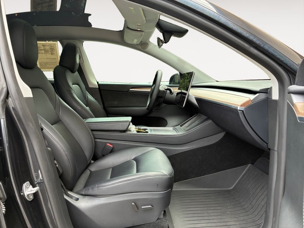 Used 2024  Tesla Long Range image 15