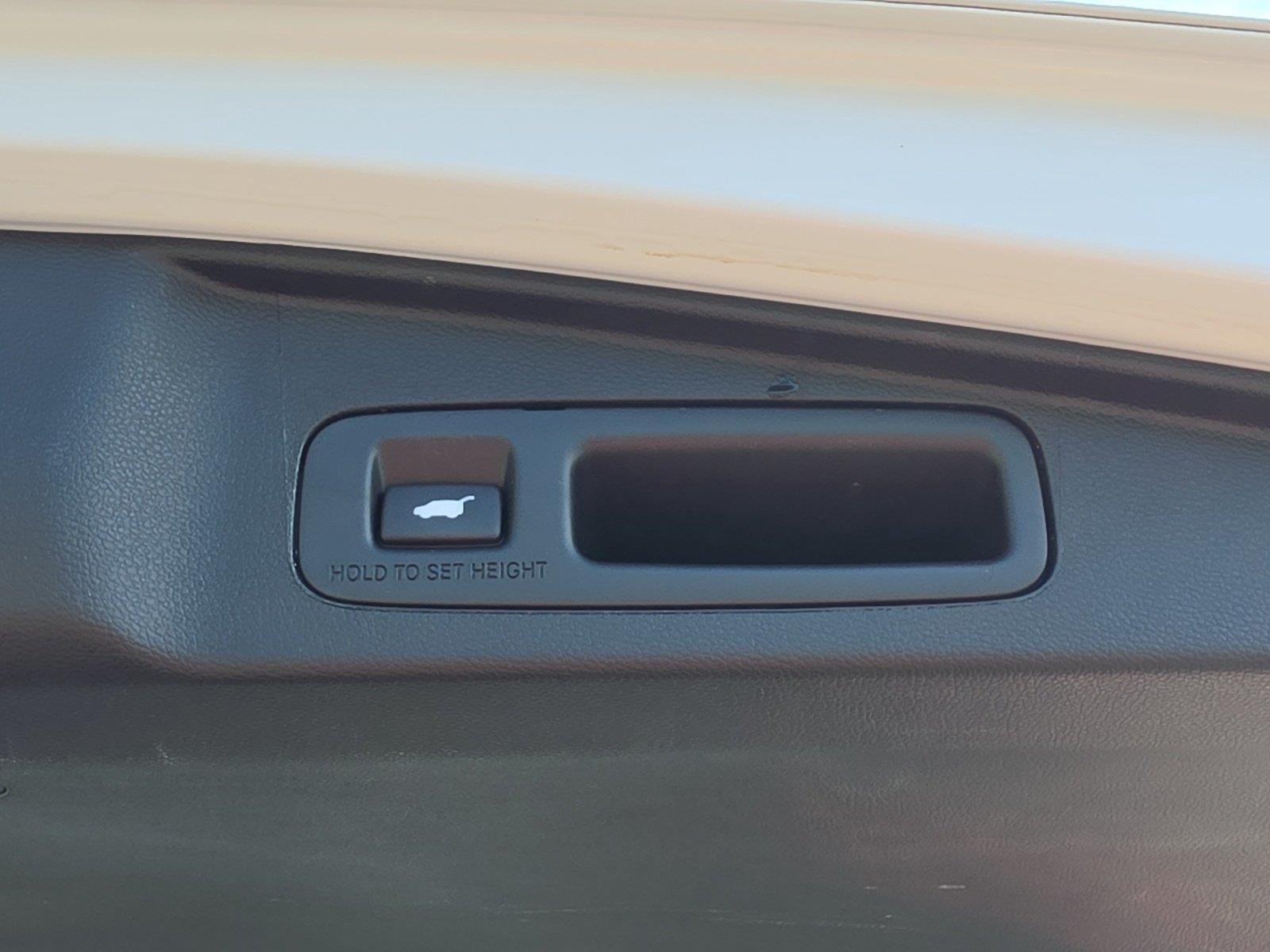 Used 2019 Platinum White Pearl Honda Touring image 14