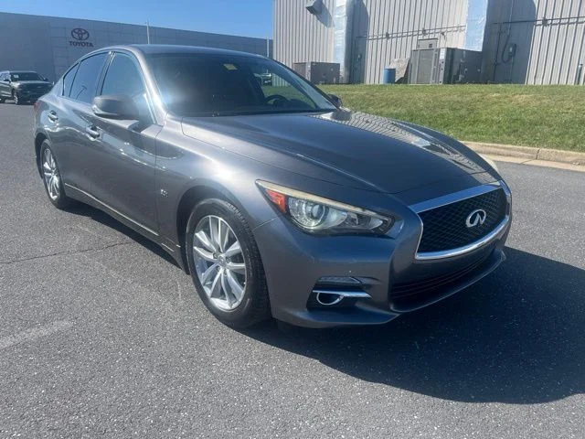Used 2017 Gray INFINITI 3.0t Premium image 1
