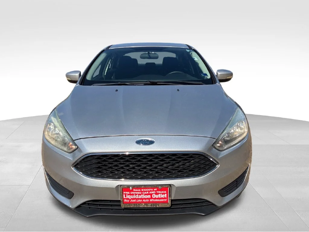 Used 2016 Silver Ford SE image 9
