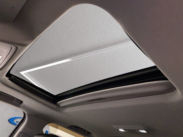 Used 2014 White Chevrolet LTZ image 4